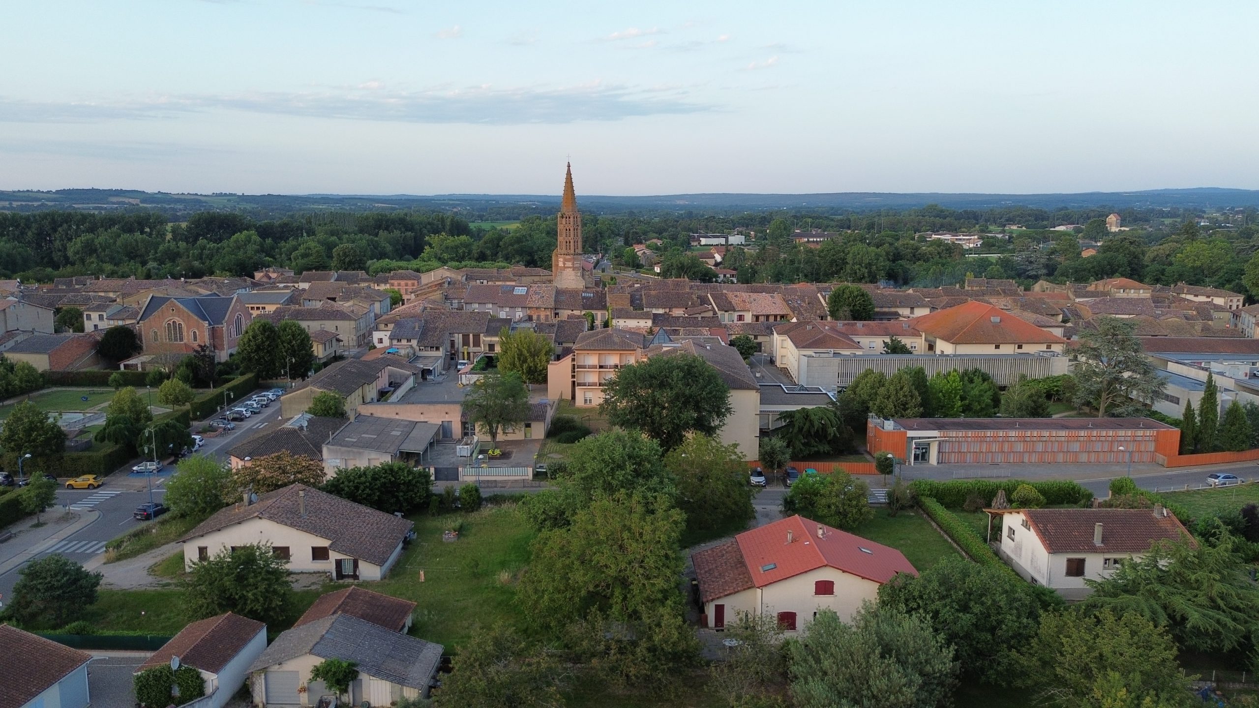 Ville_de_nègrepelisse_vue_du_ciel