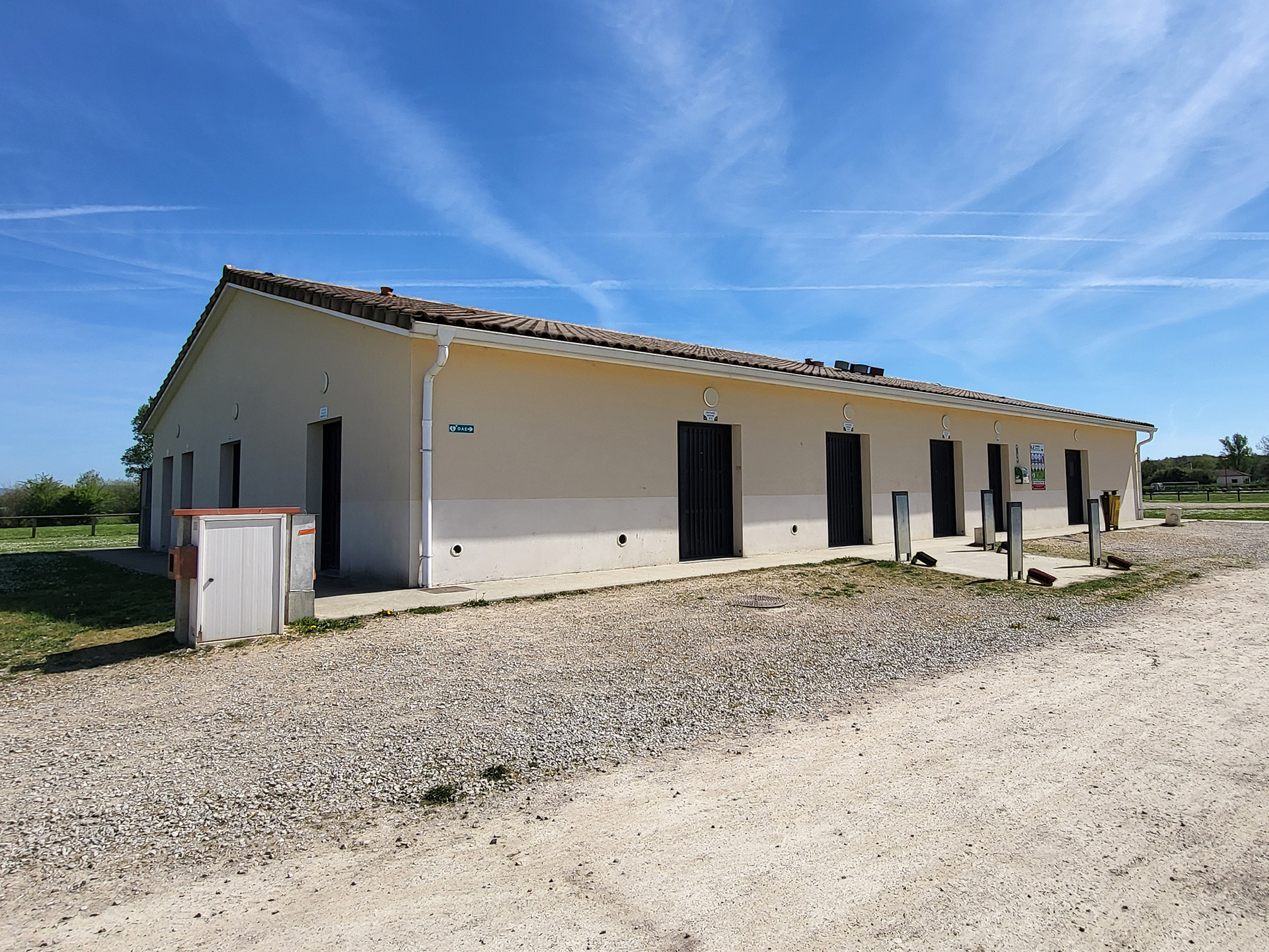 Club_house_Lauzel_nègrepelisse