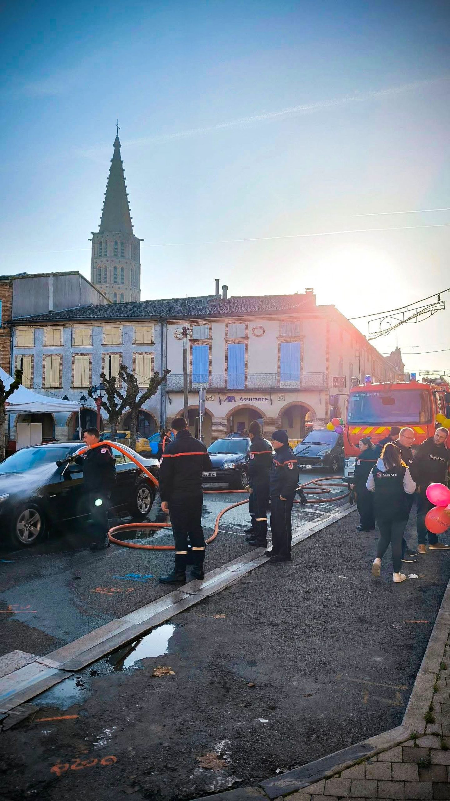 Lavage_de_voitures_avec_les_pompiers_nègrepelisse