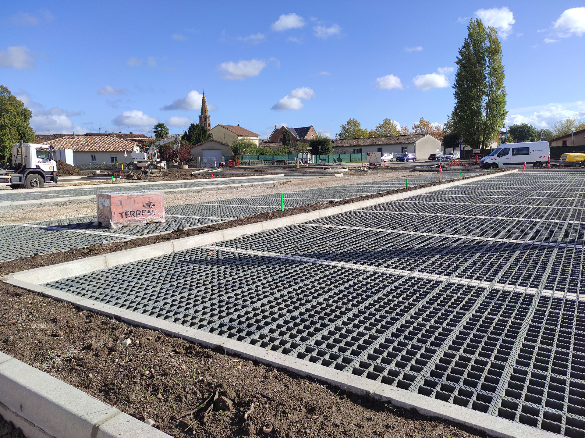 Parking_des_écoles_pierre_delpont_en_travaux